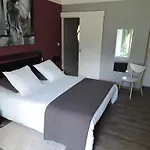 לינה וארוחת בוקר Logis Du Parc 3*