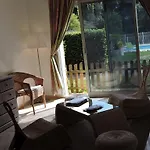 לינה וארוחת בוקר Logis Du Parc 3*