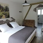 לינה וארוחת בוקר Logis Du Parc 3*