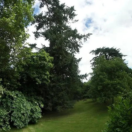 Logis Du Parc Nocleg ze śniadaniem 3*