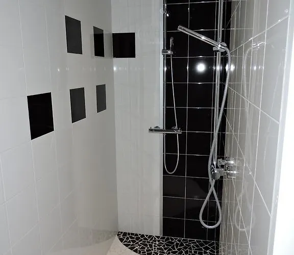 Logis Du Parc Bed & Breakfast