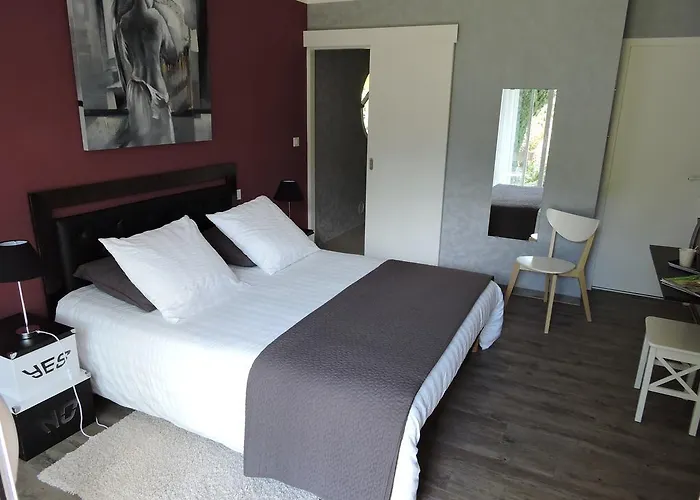 Oda ve Kahvaltı Logis Du Parc 3*